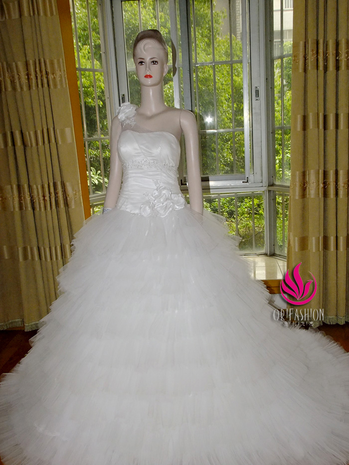 Orifashion Handmade Romantic One Shoulder Bridal Gown